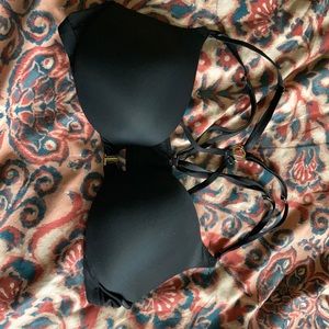 Black Victoria’s Secret front clip bra size 34 D fits like a 34 C